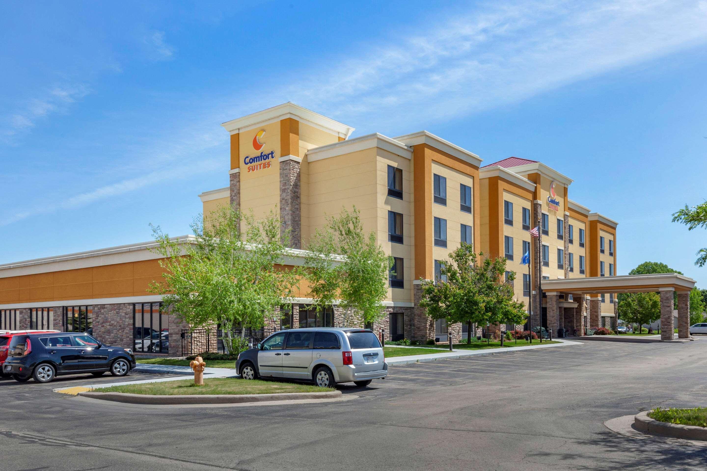 Comfort Suites Oshkosh Exterior photo