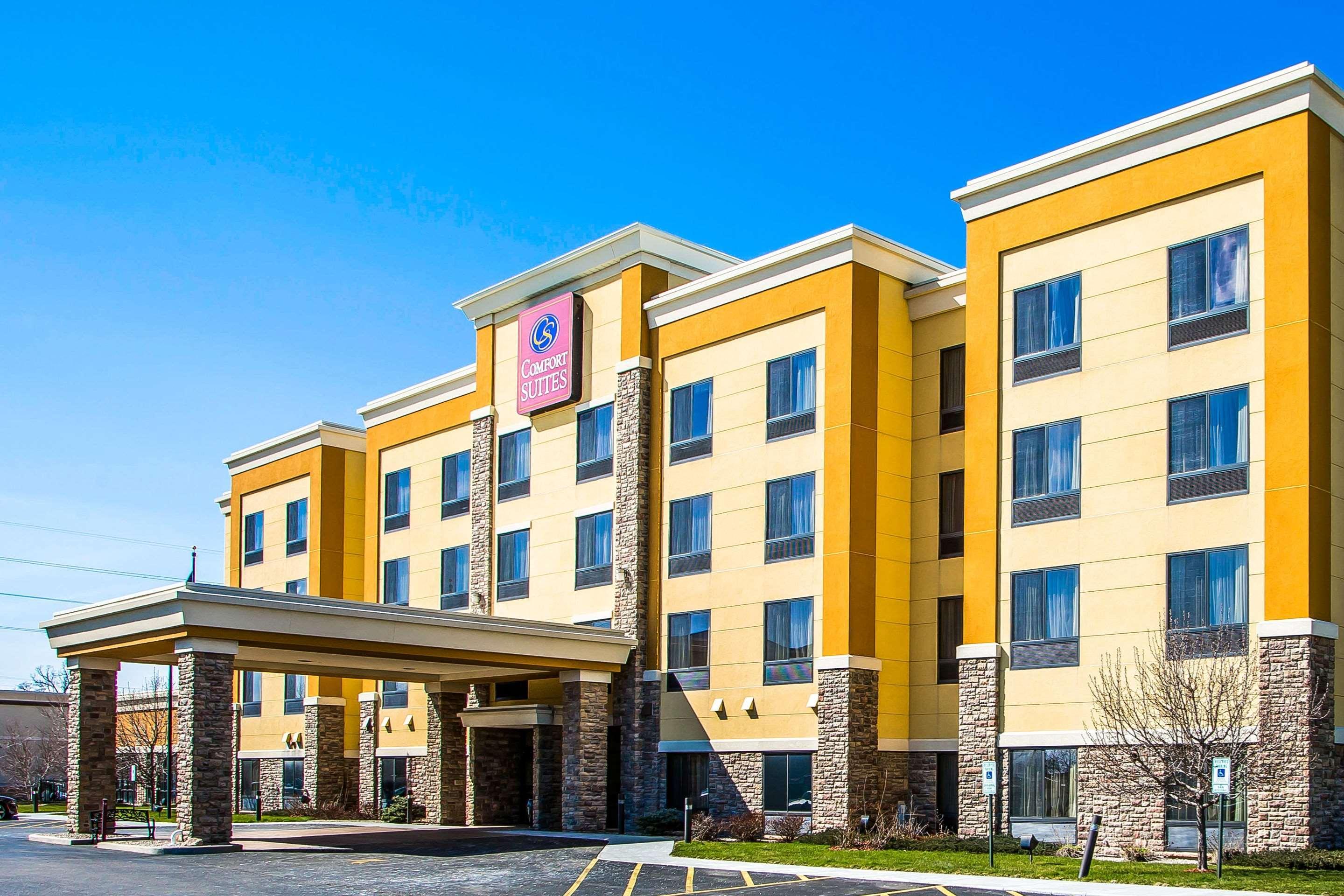 Comfort Suites Oshkosh Exterior photo