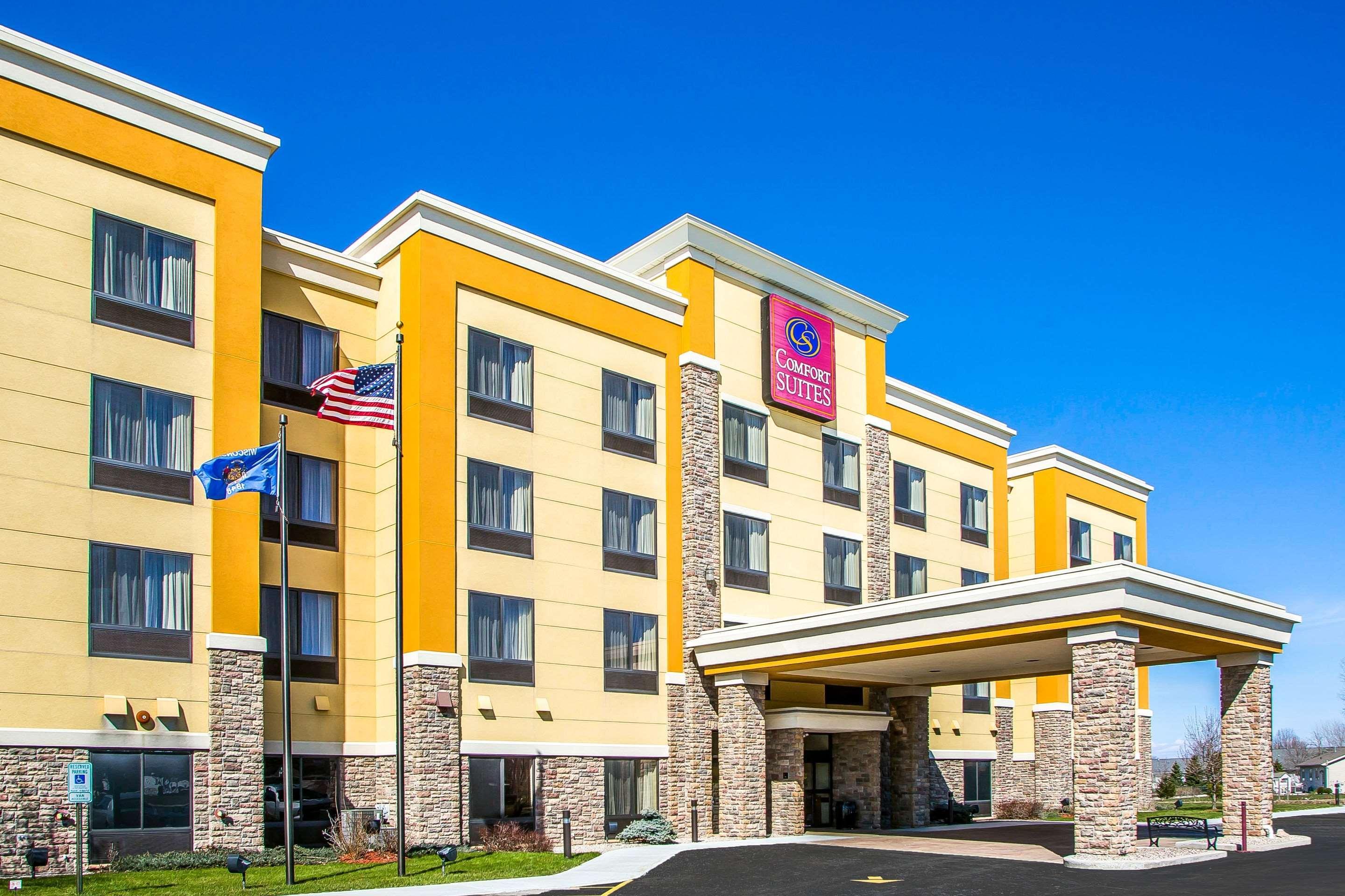 Comfort Suites Oshkosh Exterior photo